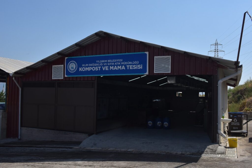 Bursa Yıldırım’da atık gıdalar mamaya dönüşüyor