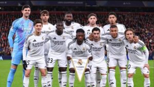 Yıkıldıkları statta teselli arayacaklar