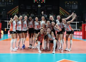 Yılın son derbisi Eczacıbaşı’nın