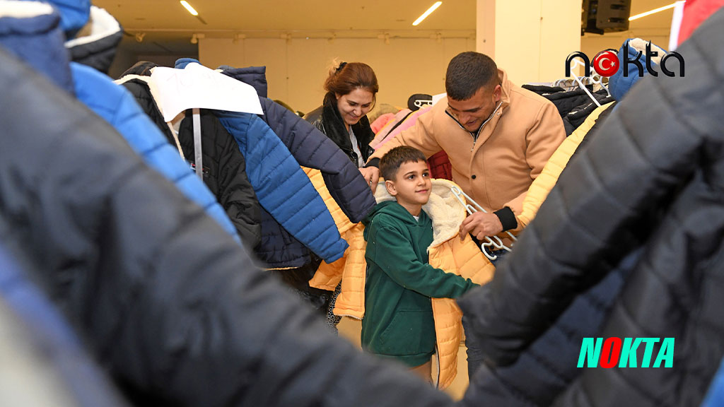 Bursa Osmangazi’de Sevgi Mağazası ihtiyaç sahiplerinin yanında