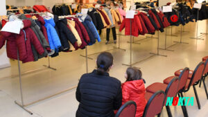 Bursa Osmangazi’de Sevgi Mağazası ihtiyaç sahiplerinin yanında