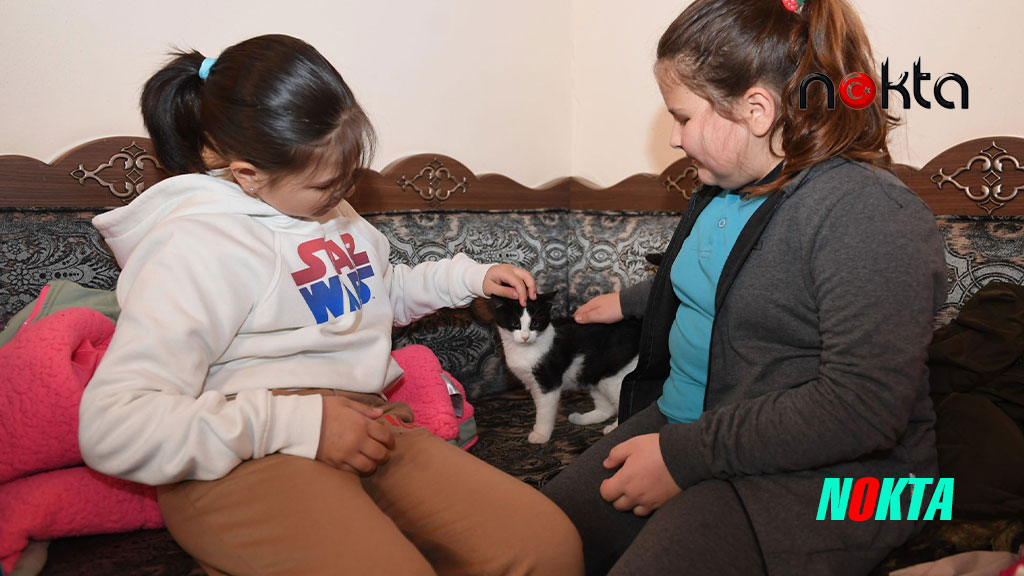 Çocuklara hayvan sevgisi ve kitap okuma alışkanlığı kazandıran buluşma