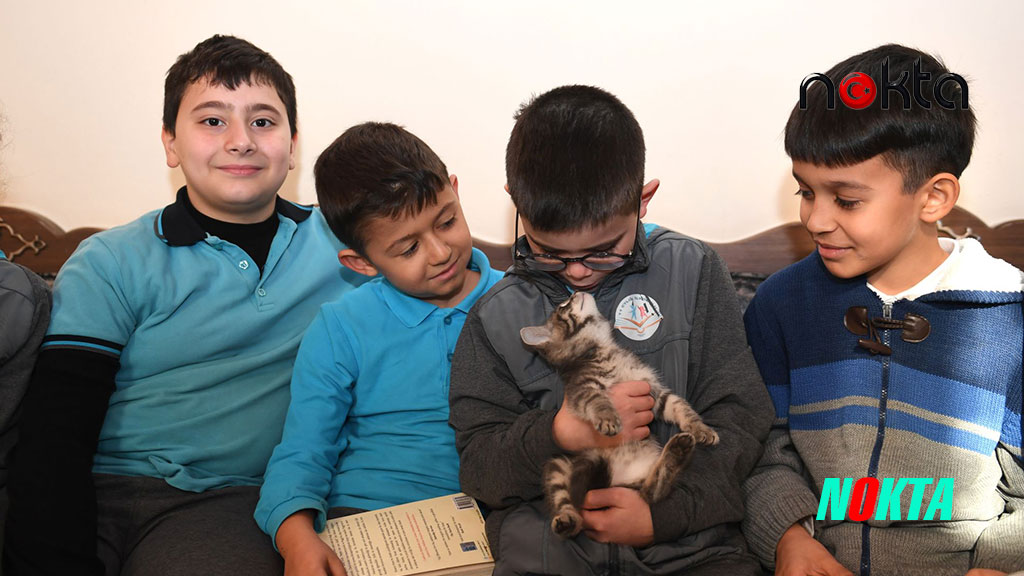 Çocuklara hayvan sevgisi ve kitap okuma alışkanlığı kazandıran buluşma