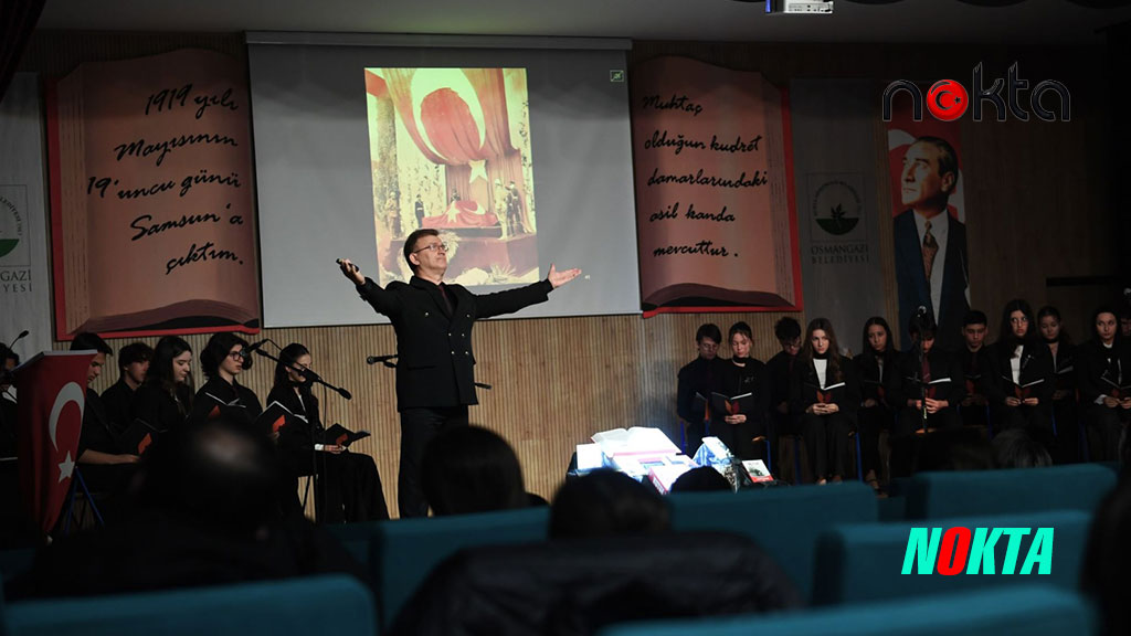 Öğrenciler Nutuk’u ünlü oyunculara taş çıkartan performansla sahneledi