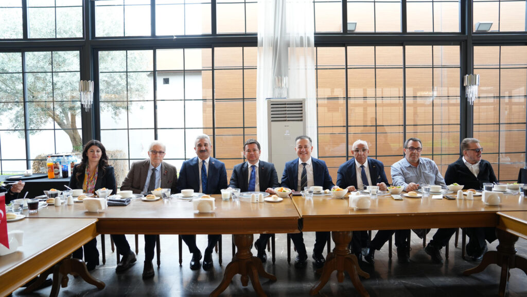 Başkan Aydın iş insanları ile bir araya geldi