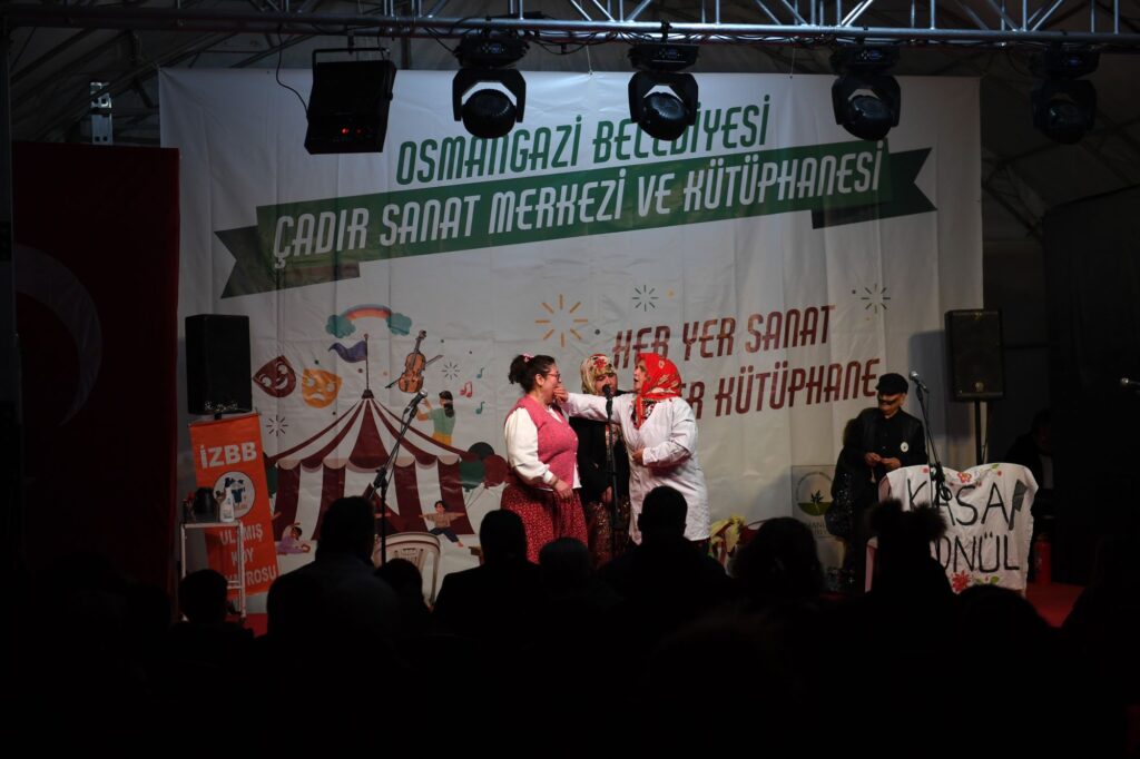 Ulaşmış Köy Tiyatrosu, Osmangazili çocuklar için sahnede