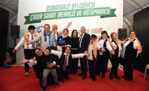 Ulaşmış Köy Tiyatrosu, Osmangazili çocuklar için sahnede