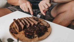 8 ay boyunca sadece peynir, dana eti ve tereyağı yedi: Bu beslenmenin bedeli ağır oldu…