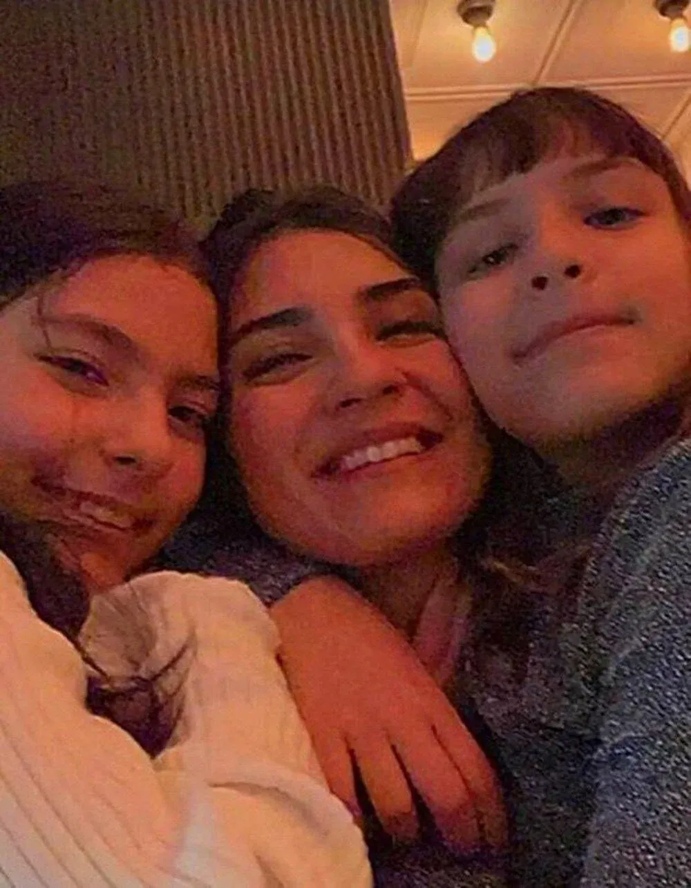 8 yıl önce boşanan ünlü çiftin kızları büyüdü