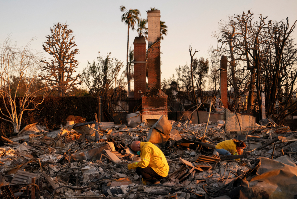 ABD’nin ‘en pahalı’ yangınında ölü sayısı 16’ya yükseldi