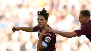 Adı dev kulüplerle anılıyordu… 23 yaşındaki İtalyan sözleşmesini uzattı