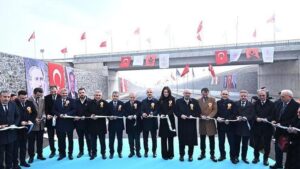 Bakan Uraloğlu açılışını yaptı! 30 dakikalık yol 8 dakikaya düştü