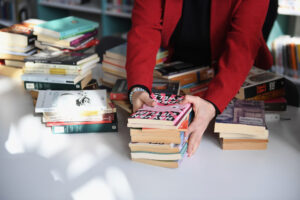 Kitaplar bilet oldu kütüphane rafları doldu