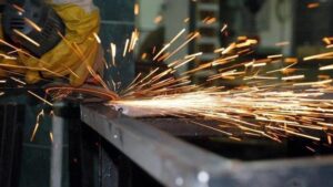 Çin’de imalat sektörü 2025’e daralma ile başladı