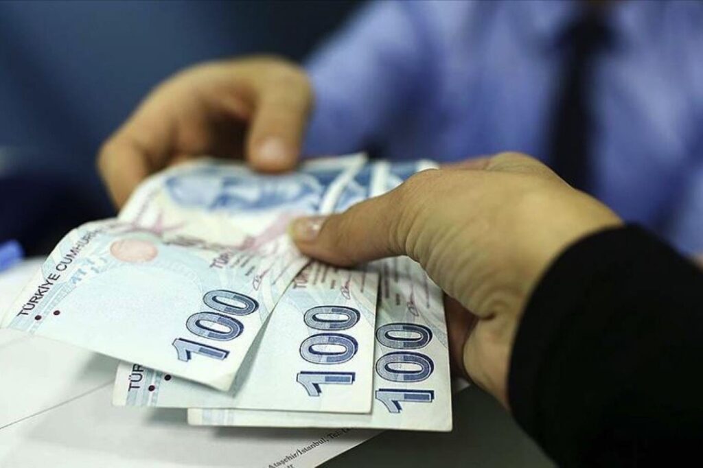 Dev banka çalışanlarına 35 milyar lira ikramiye verecek