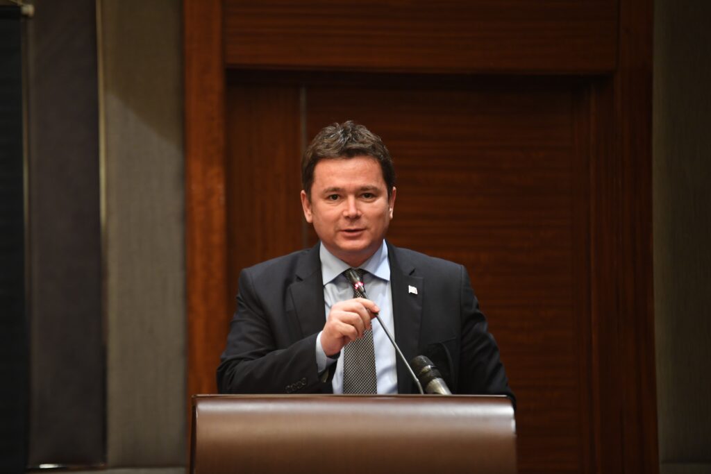 Başkan Aydın: “400 bin yapının hızlı bir şekilde dönüştürülmesi gerekiyor”