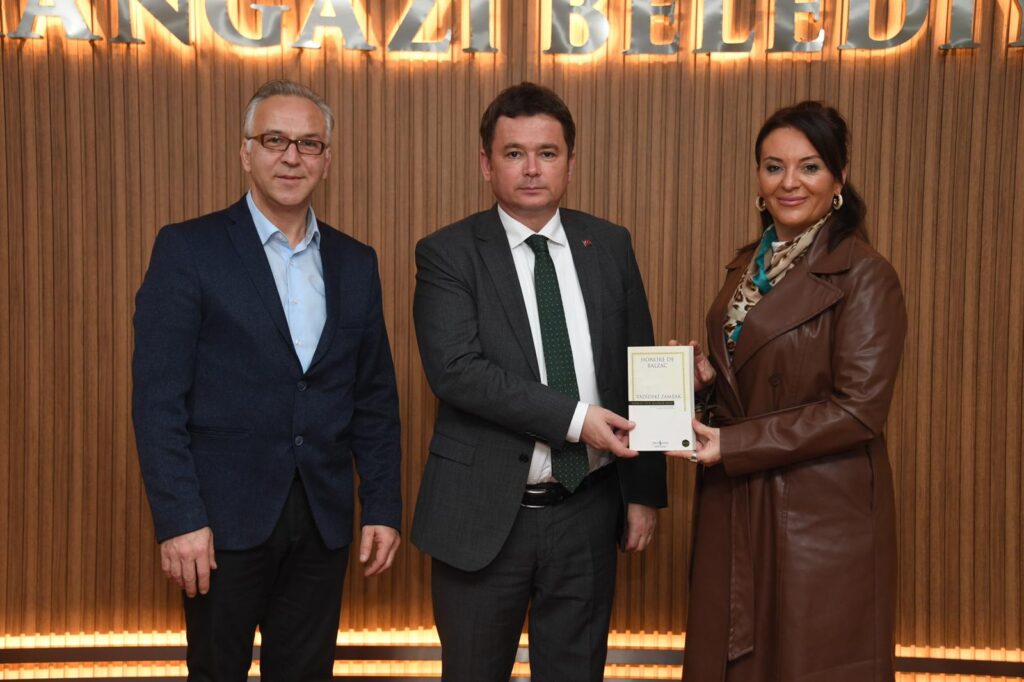 Bursa Osmangazi’de kitaplar bilet oldu kütüphane rafları doldu