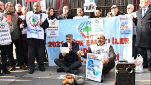 Emekli taş kaynattı Şimşek’e para topladı