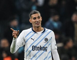 Fenerbahçe’de Mert Müldür’ün omzu çıktı