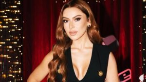Hadise, sevgilisi Şenol Sönmez ile pozunu paylaştı