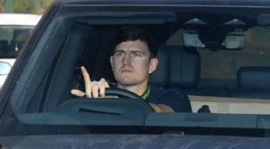 Harry Maguire ehliyetini kaptırdı! Cezaya doymadı…