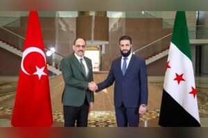 İbrahim Kalın’ın Türk Bayrağı ile pozu tartışma yarattı