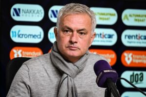Jose Mourinho Göztepe maçında yok!