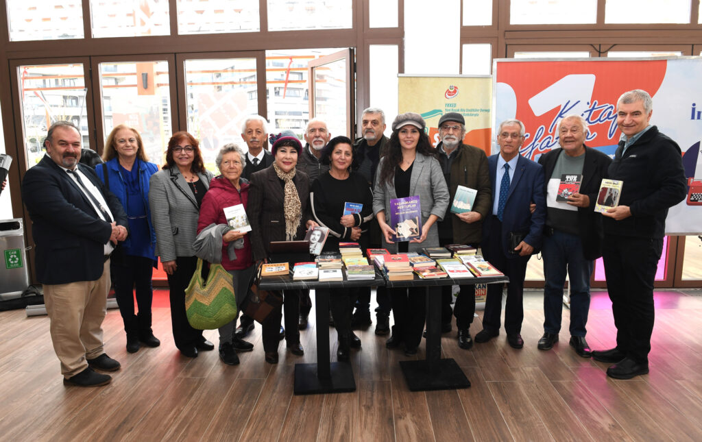 Yeni Kuşak Köy Enstitülüler Derneği Bursa Şubesi’nde kitap bağışı