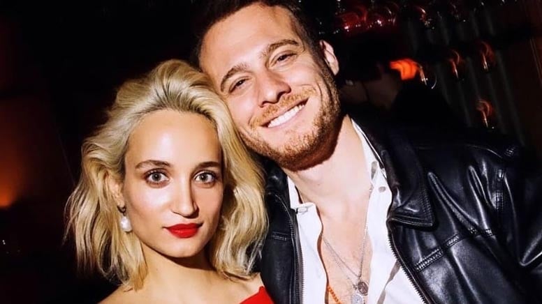 Melisa Tapan yeni yaşını sevgilisi Kerem Bürsin ile Ayvalık’ta kutladı