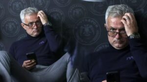 Oturuşu büyük tepki çekti: Mourinho hocam. Olmaz olmaz yani böyle olmaz.