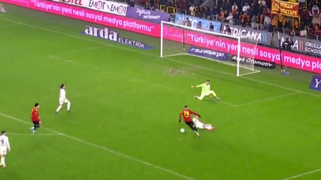 Romulo İzmir’de inanılmaz bir gole imza attı