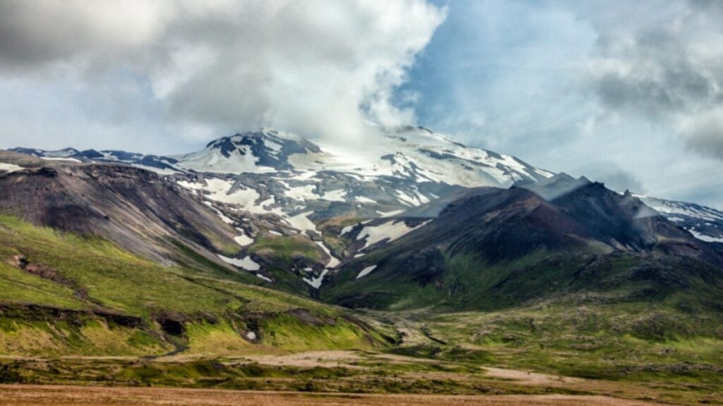 Seyahat kaosu endişesi! Art arda 130 deprem oldu: Her an patlayabilir