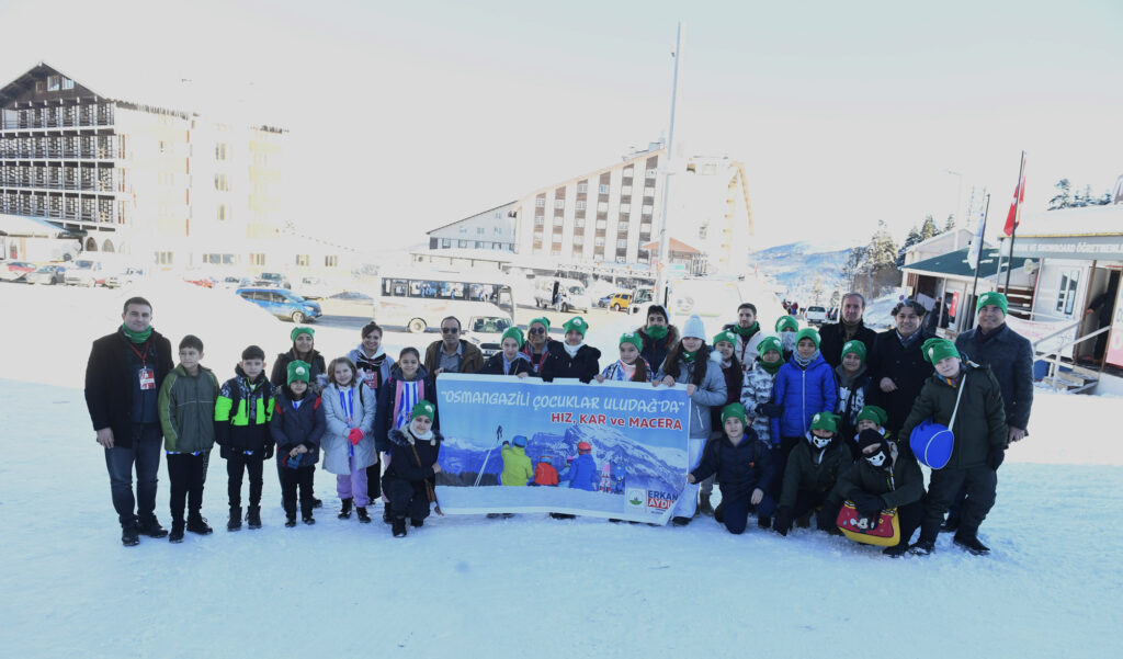Bursa Osmangazi’deki çocuklar kayak yapmayı öğreniyor