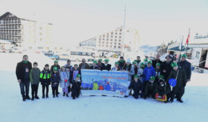 Bursa Osmangazi’deki çocuklar kayak yapmayı öğreniyor