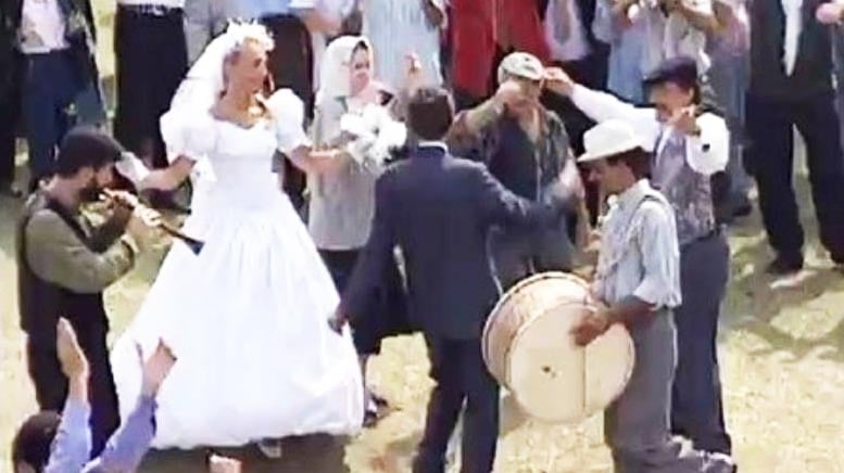 Ünlü şarkıcı 30 yıl sonra açıkladı: Ferdi Tayfur’un ‘Fadime’si benim