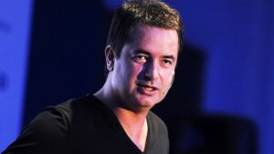 Acun Ilıcalı duyurdu: Ünlü futbolcu Survivor yolcusu