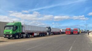 Yardım kamyonları, aylardır kapalı olan Refah kapısından Gazze’ye girdi