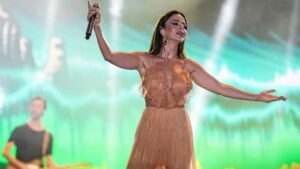 Yedi yıldır birliktelerdi… Ünlü şarkıcı ayrılığı duyurdu