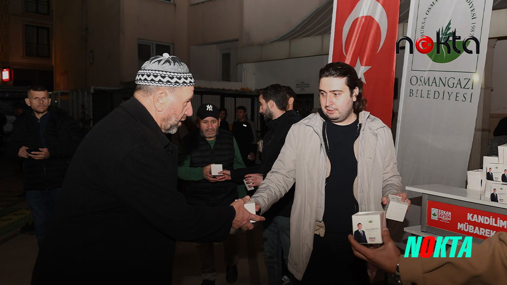 Bursa Osmangazi Belediyesi vatandaşlara kandil simidi dağıttı