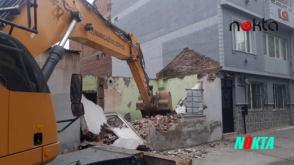Bursa Osmangazi’de Metruk bina yıkımları yeni yılda hız kazandı