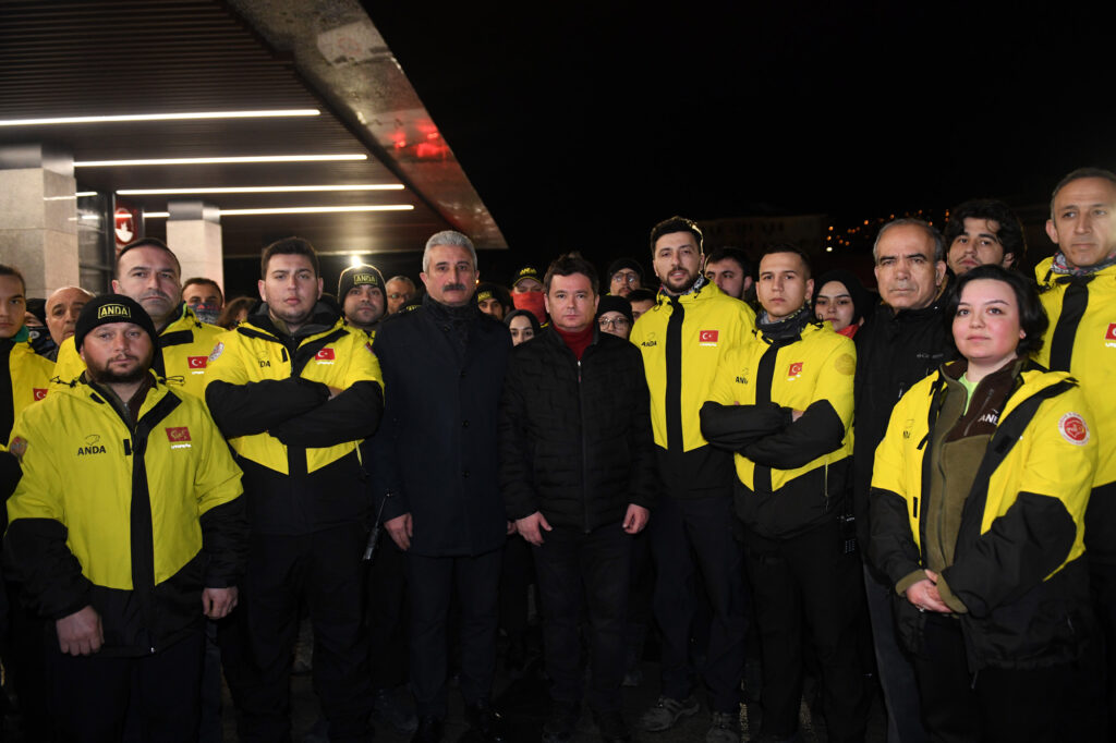 Saat 04.17’de Osmangazi Meydanı’nda anma programı düzenlendi