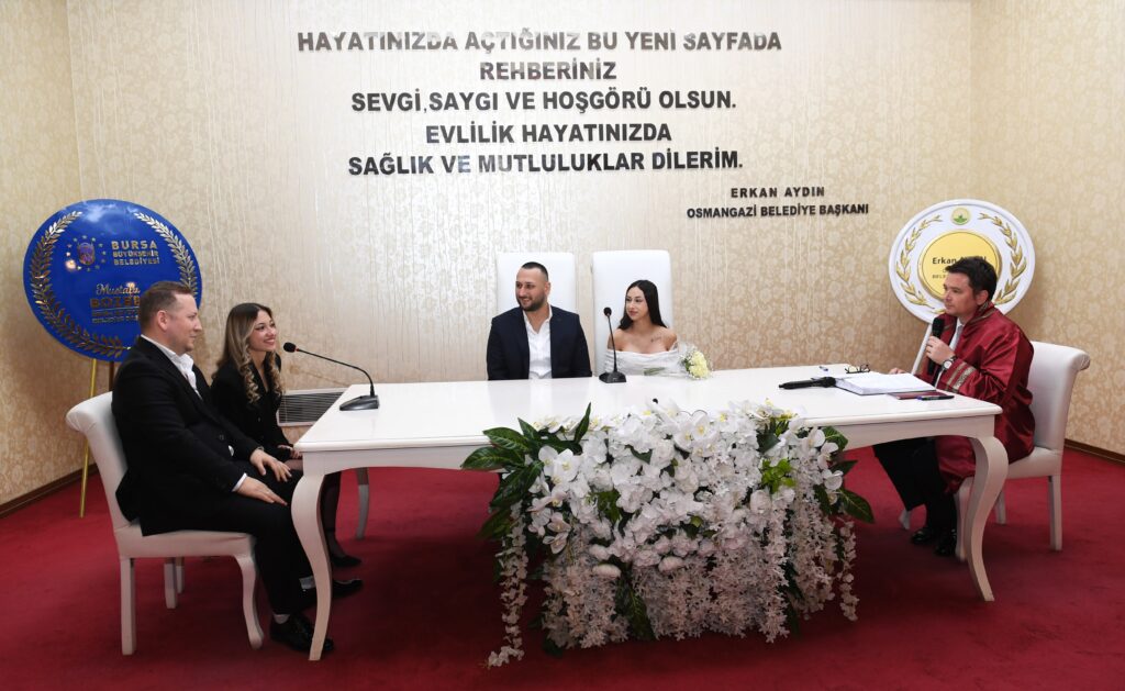 Başkan Aydın 14 Şubat Sevgililer Günü’nde nikah kıydı