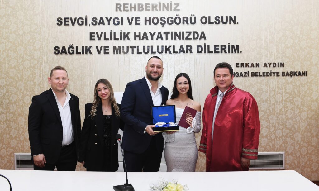 Başkan Aydın 14 Şubat Sevgililer Günü’nde nikah kıydı