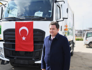 Bursa Osmangazi’nin temizlik filosuna 17 araç eklendi