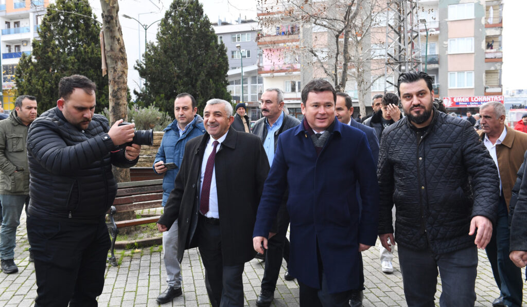 Başkan Aydın gittiği her mahallede yoğun ilgi görüyor