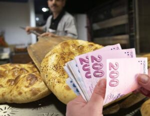 Asgari ücretlinin sofrasından 20 yılda  24 pide eksildi!