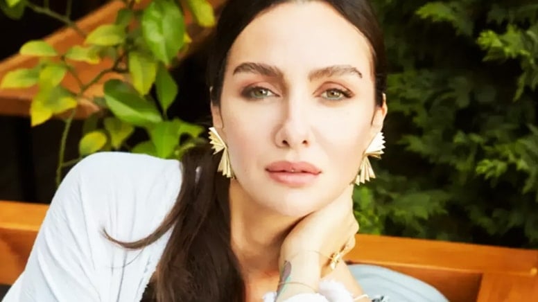 Birce Akalay imaj değiştirdi, saçlarını kısacık değiştirdi