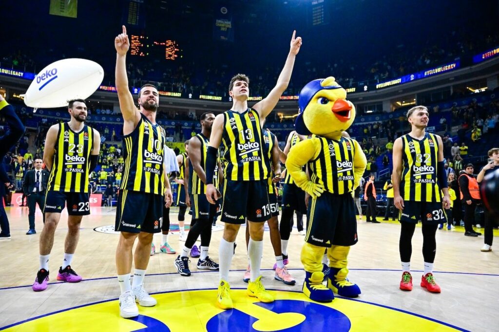 Fenerbahçe Euroleague’de seriye bağladı
