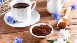 Kahve Yerine Hindiba İçiyorlar: Aynı Lezzet, Tek Farkla Uykularınızı Bölmüyor!