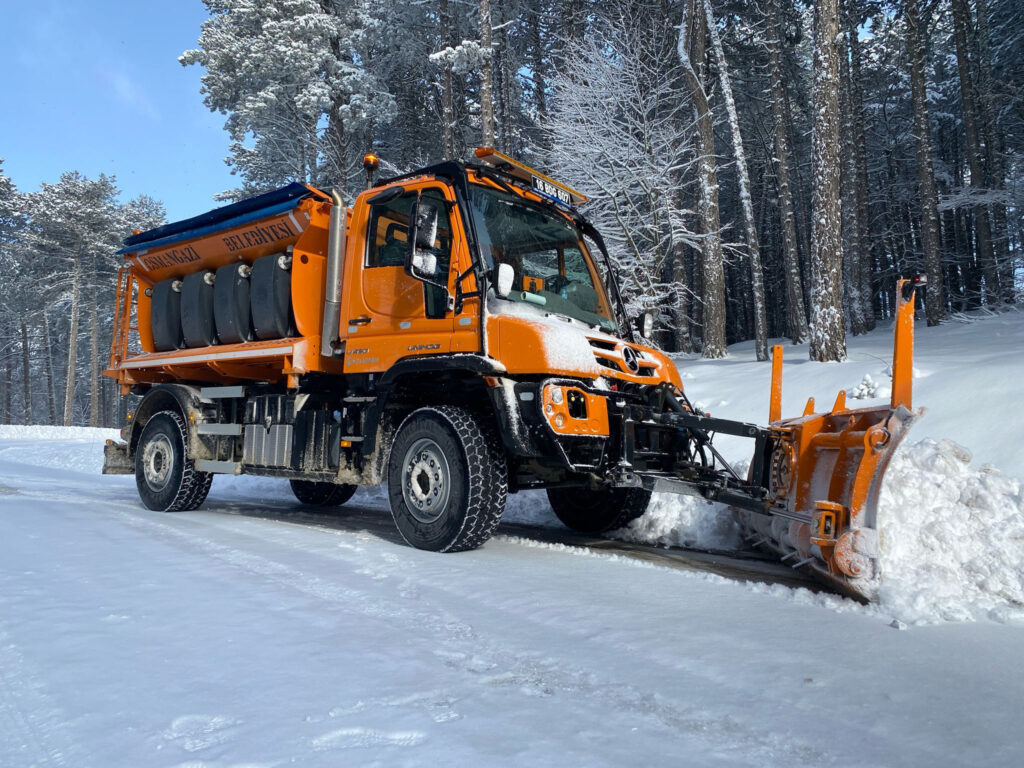 Karla kapanan yollara anında müdahale